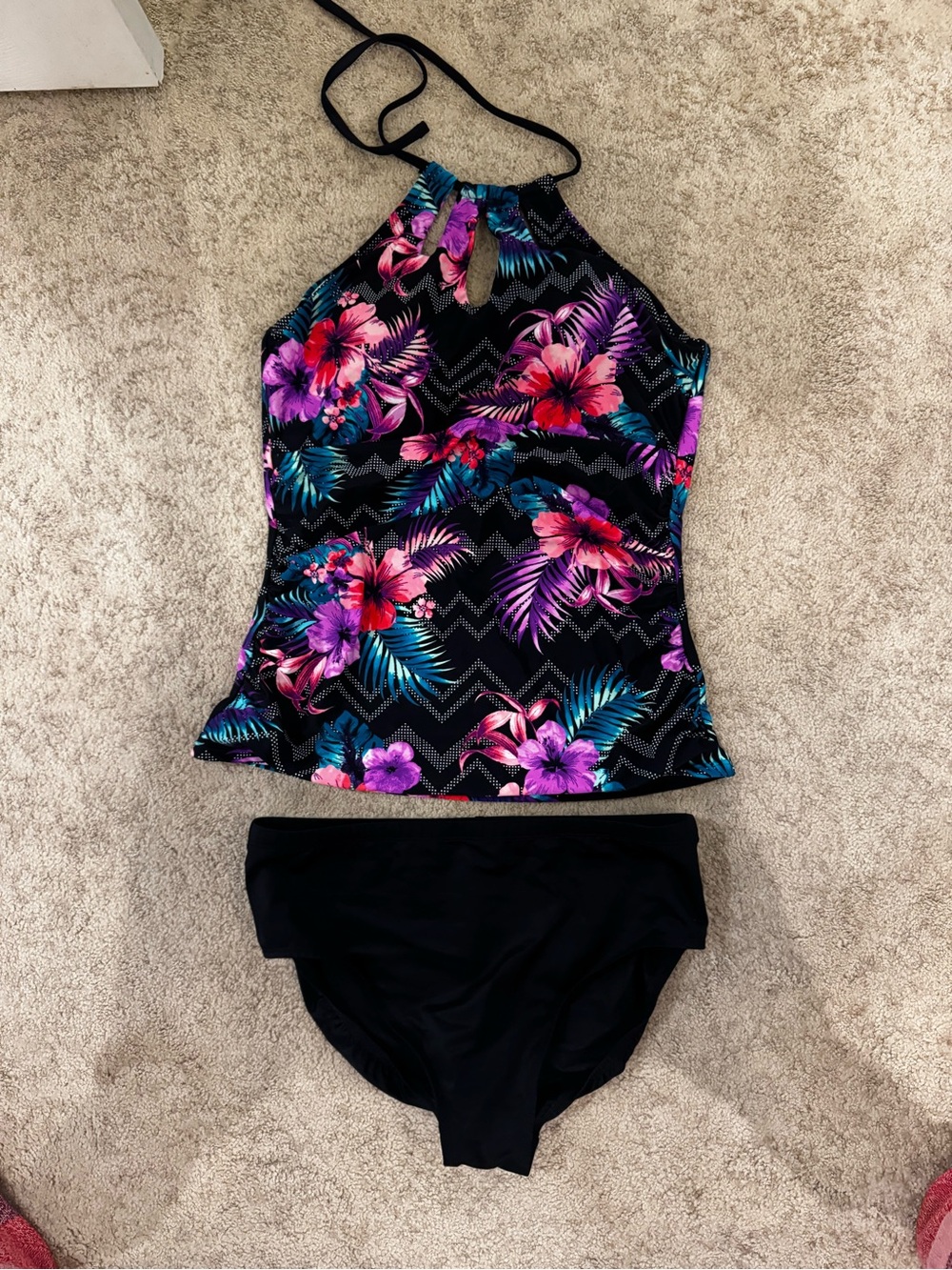 Tropical Halter Tankini Top with Black Bottoms NWOT